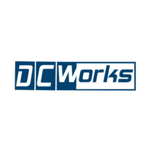 DC Works -yrityksen sinivalkoinen logo, jossa DC on korostettu laatikossa ja Works teksti vieressä.